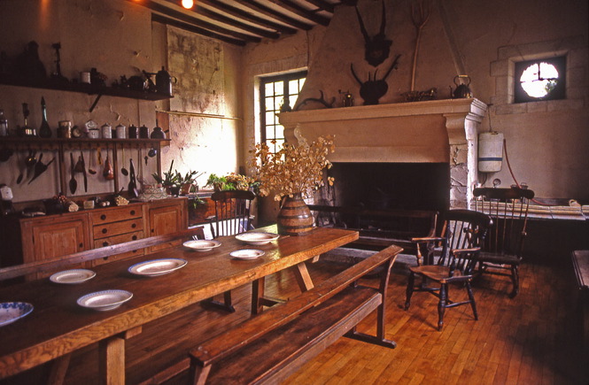16c-Loire-kitchen