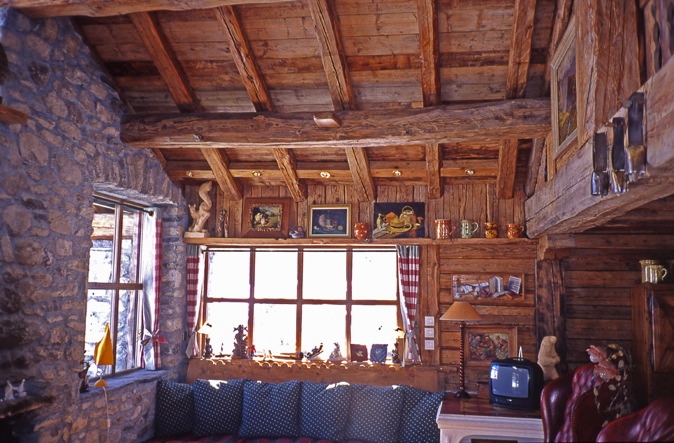 Val-d'Isere-interior