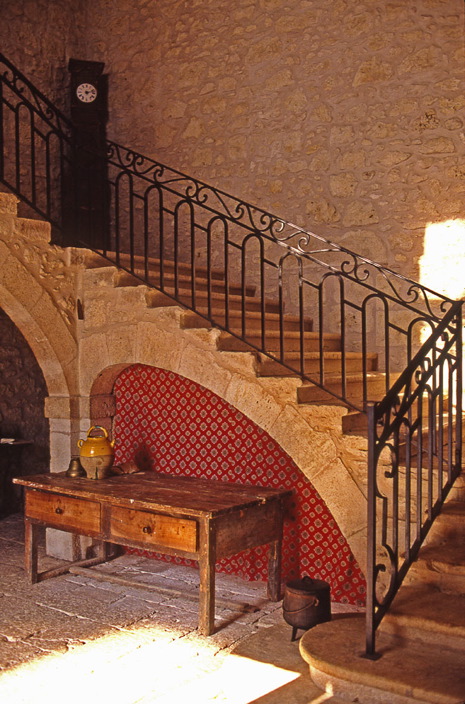 Chateau-Grazimis-hall